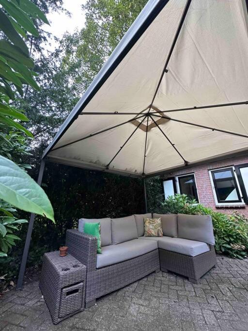 Private Garden House In Holiday home *